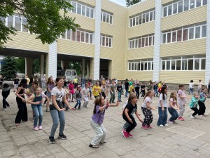 В 8 округе прошел праздник «Здравствуй, лето!»